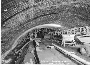 Tunnel bei Hölzern in km 528,925 Bewehrte Kalotteneingangszone der Röhre I im Süden