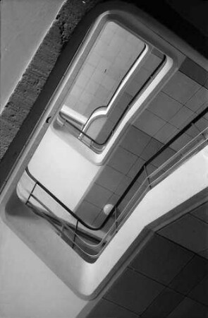 Freiburg: Treppenhaus von unten