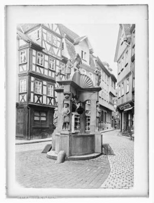 Blick auf Engelsbrunnen in Richtung Rathausgasse