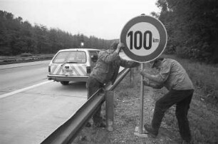 Tempolimit-Großversuch "Tempo 100" der Bundesregierung auf zwei nordbadischen Autobahnstrecken