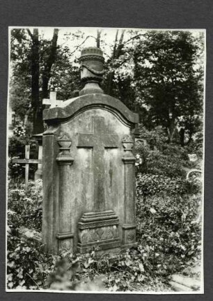 Friedhof. Grabstein von 1824
