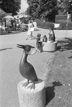 Bronzeplastiken der Bildhauerin Gudrun Kunstmann aus Fürth im Karlsruher Zoo