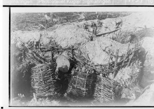 Das am 30. Juni 1915 eroberte Cimetiere-Werk in den Argonnen, Detailaufnahme der Gräben