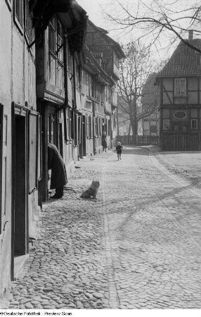 Straße mit Fachwerkhäusern