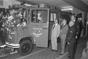 Freiwillige Feuerwehr Neureut. Übergabe des neuen Löschgruppenfahrzeugs LF 8