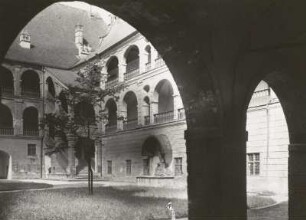 Landshut, Burg Trausnitz : Landshut. Burg Trausnitz. Innerer Burghof (West- und Nordflügel)
