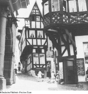 Bernkastel. Fachwerkhäuser am Markt