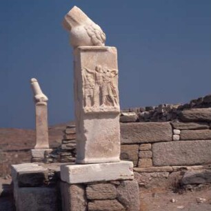 Delos. Dionysos-Heiligtum. Ithyphallische Stelen, Choregen-Votive
