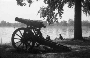 Schwerin: alte Kanone, ohne Schloss