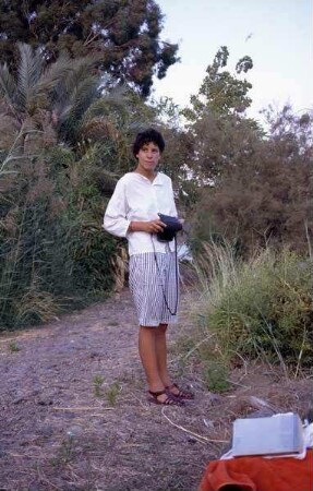 Angelika am Ufer des Sees [See Genezareth, Israel-Exkursion]
