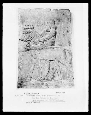 Bärtiger Mann mit vier Pferden, Relief aus dem Palast von Chorsabad