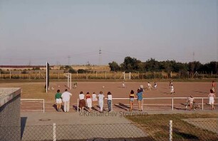 Sportplatz: Fußballspiel