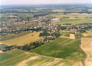Dresden-Weixdorf. Stadtteilansicht. Luftbild-Schrägaufnahme von Osten