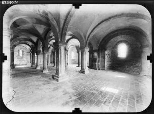 Ermsleben (Falkenstein/Harz-Ermsleben). Konradsburg (um 1200). Krypta. Inneres