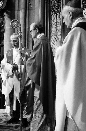 Freiburg: Gebet vor dem Altar, Monsignore Mestri