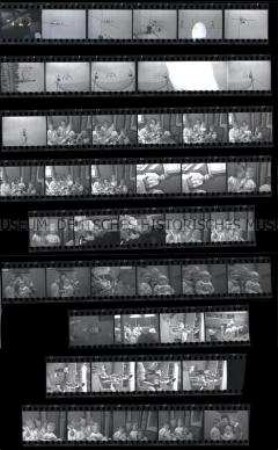 Schwarz-Weiß-Negative mit Aufnahmen der Camilla Mayer-Hochseiltruppe, sowie private Aufnahmen von Gronefelds Familie