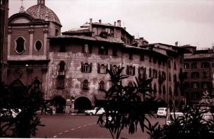 Trient: Palazzo Pretorio, bemaltes Haus