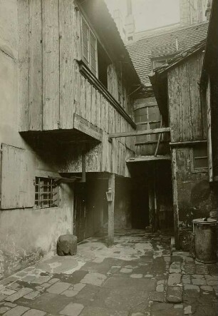 Dresden, Klosterplatz : Dresden-Neustadt. Wohnhaus, Klosterplatz Nr. 2. Südseite des Hofes
