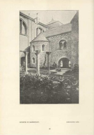 Museum in Darmstadt. Romanischer Gang