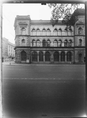 Görlitz-Altstadt, Elisabethstraße 13. Elisabethschule (Oberschule Innenstadt, 1873-1875). Straßenfront (Teilansicht)