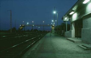 Saarmund Bahnsteig Fußgängerbrücke