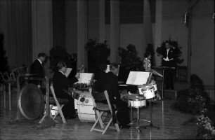 Donaueschingen: Donaueschinger Musiktage; Aufführung: Romanzen; drei Schlagzeuge, Klavier, Sopran