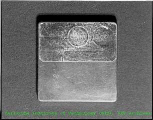 Beschichtetes Plutonium-Plättchen zur Befüllung von Brennelementen am Institut für Angewandte Reaktorphysik (IAR)