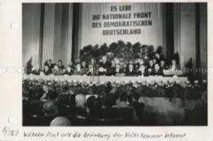 Die 9. und letzte Tagung des Volksrates beschließt die Umbildung des Rates zur Volkskammer der DDR