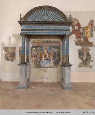 Freskenausmalung mit Heiligen