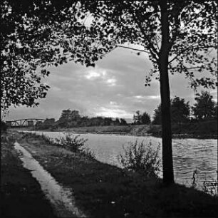 Mittellandkanal, Sicht auf Sperrtor und Hasenbergbrücke