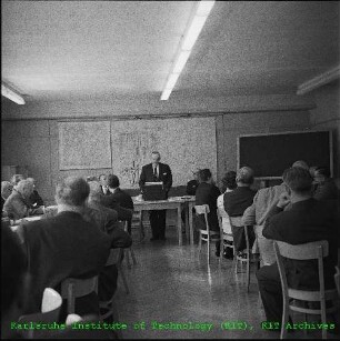 Besuch der Deutschen Gesellschaft für Atomkernenergie (DGA) am Kernforschungszentrum Karlsruhe (KfK)