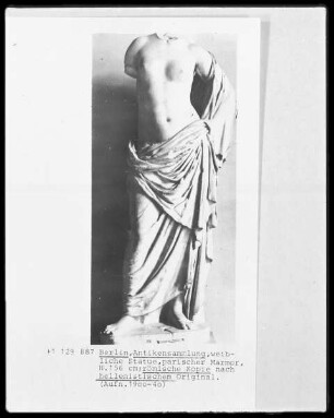 Weibliche Statue