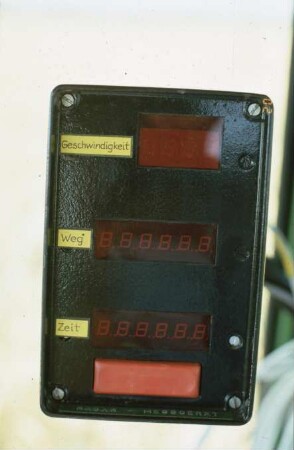 Fotografie: Informationstechnik, Sensortechnik, Radarsensor, Bordinstrumente