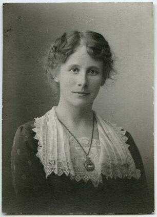 Dehio, Adelheid