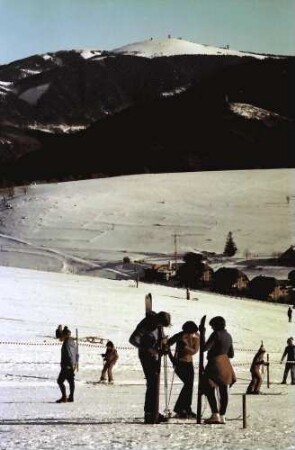 Schauinsland: Skifahrer; Hintergrund Feldberg