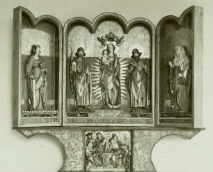 Flügelaltar mit Predella