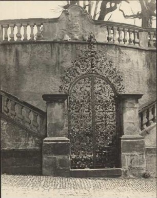 Meersburg am Bodensee. Künstlerisches Portal am "neuen" Schloss (17. Jahrhundert) : Meersburg am Bodensee. Künstlerisches Portal am Neuen Schloss (17. Jahrhundert)