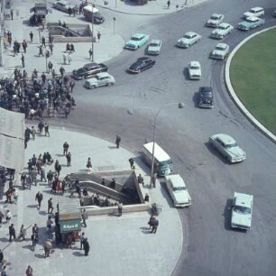 Athen, Omónia-Platz, Verkehrsfluss auf dem Omónia-Platz. P5