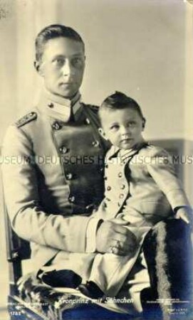 Kronprinz Wilhelm mit seinem ersten Sohn Wilhelm