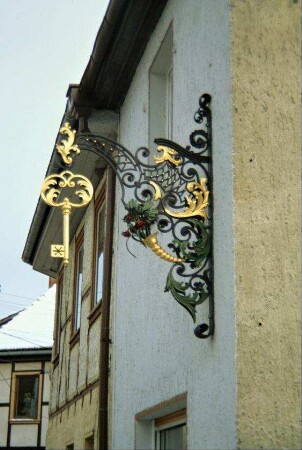 Ausleger: Schlüssel als Zunftzeichen einer Schlosserei