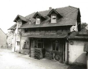 Schlettau, Bahnhofsweg 1. Villa (1901/1915). Hofansicht mit dem Anbau eines Gewerbegebäudes