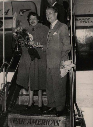 Lucienne Boyer und Direktor Wölffer (Komödie)