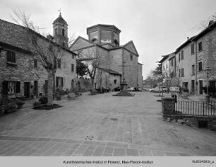 Piazza del Tribunale, Lucignano (Arezzo)