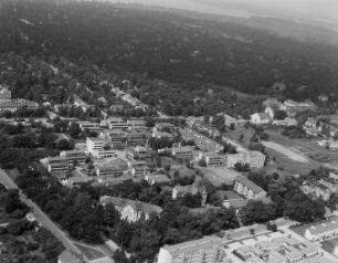 Luftaufnahme, Blick von Osten auf das Studentendorf Schlachtensee. Berlin-Nikolassee, Potsdamer Chaussee