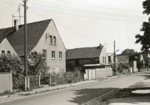 Breunsdorf. Gehöfte, Nr. 10, 11 und 12 (um 1800). Straßenansicht. Zustand nach Freizug für Kohleabbau