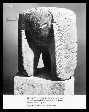 Dreifuß aus dem Heiligtum des Apollon Ptoios