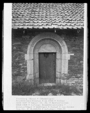 Benediktinerkloster Sankt Peter und Paul — Ostflügel — Portal