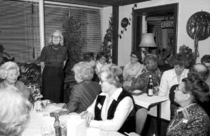 Untermünstertal: Gruppen beim Dinner