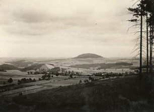 Erzgebirge. Blick vom Kohlberg zum Luchberg und zum Lockwitztal (nach Nordost)