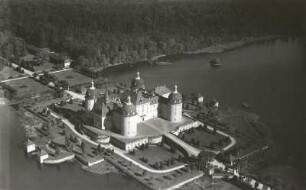 Moritzburg. Schloss Moritzburg (1723-1733; M. D. Pöppelmann). Luftbild-Schrägaufnahme von Südwest